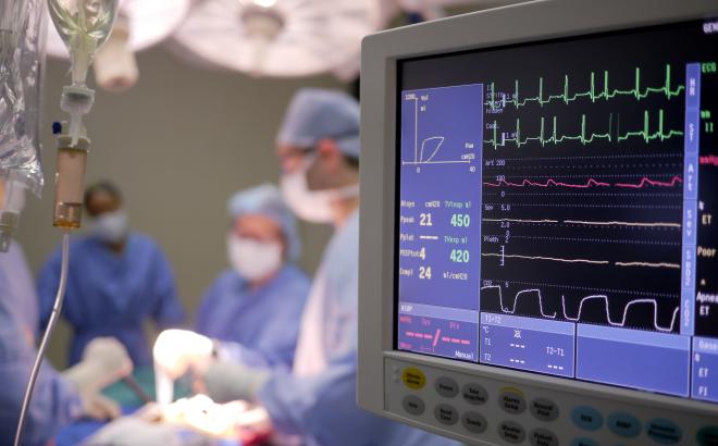 heart monitor in operating theater